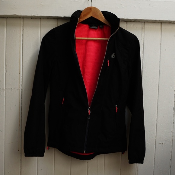 New balance windbreaker - Picture 3 of 4